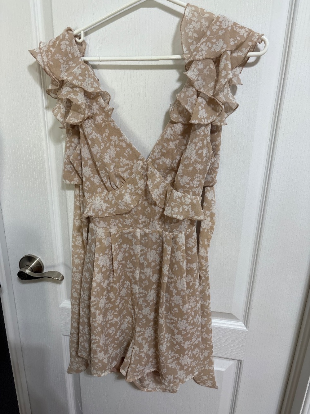 Miami by Francesca’s romper open back size small